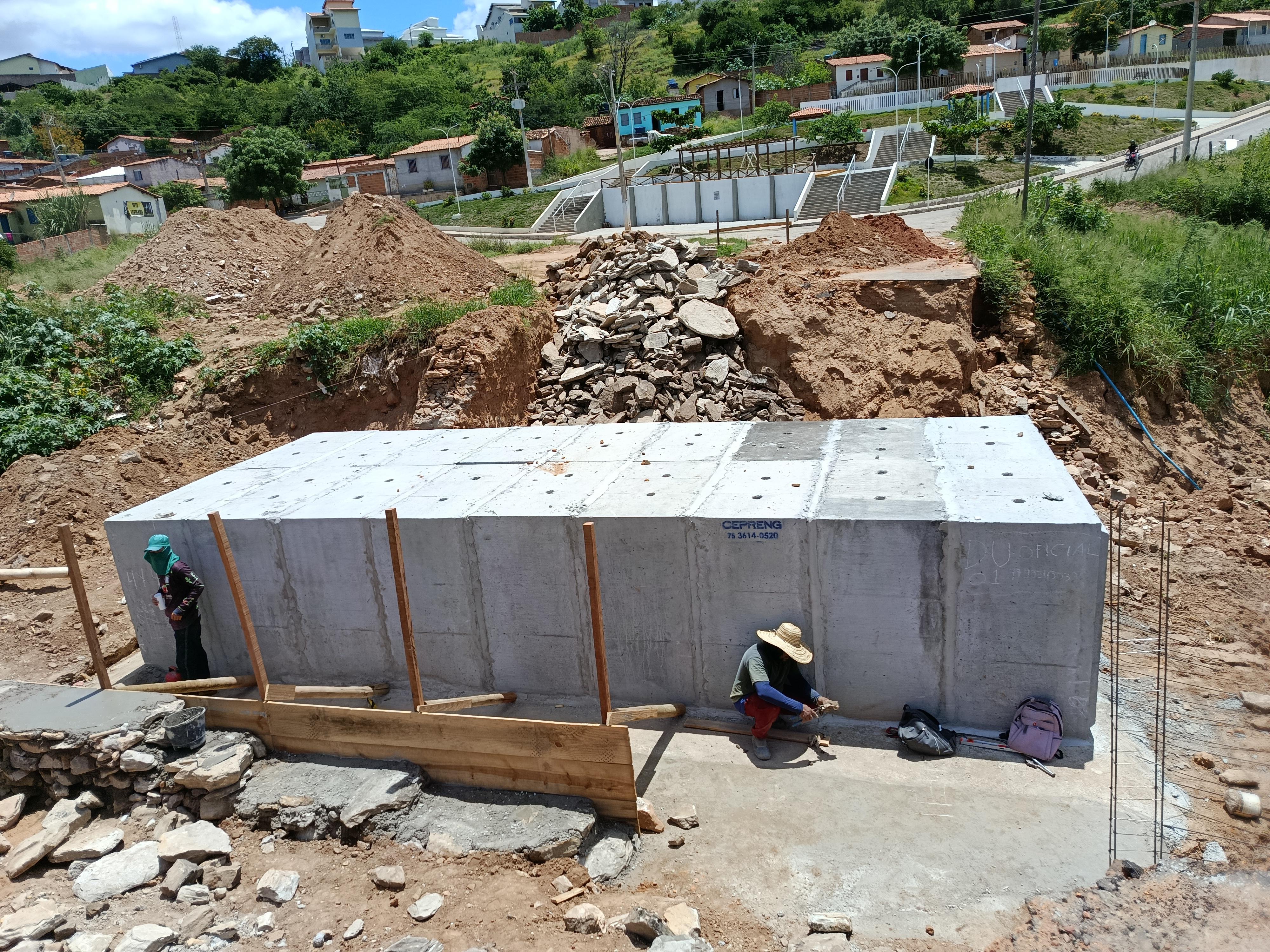 INVESTIR EM INFRAESTRUTURA É INVESTIR NA QUALIDADE DE VIDA DE MACAÚBAS!