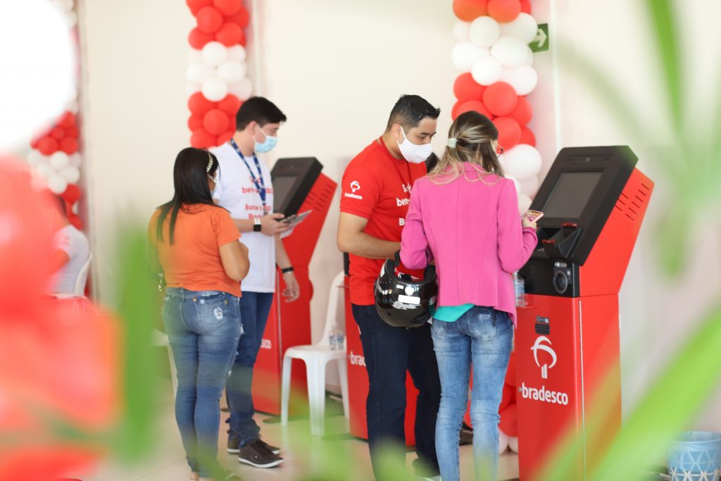 O BANCO BRADESCO DISPONIBILIZA AOS SERVIDORES DA PREFEITURA DE MACAÚBAS ISENÇÃO DE TARIFAS