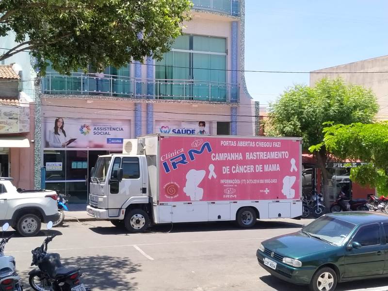 SECRETARIA DE SAÚDE REALIZADA AÇÃO NO DIA D DO OUTUBRO ROSA