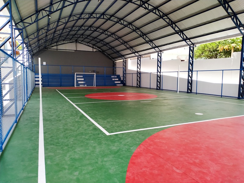 COLÉGIO SELMA NUNES CONTA COM UMA QUADRA POLIESPORTIVA NOVINHA