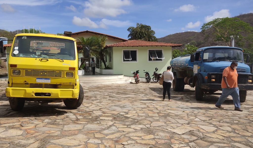 DEFESA CIVIL E SUDEC REALIZA CADASTRO DE CAMINHÕES PIPAS NO MUNICÍPIO