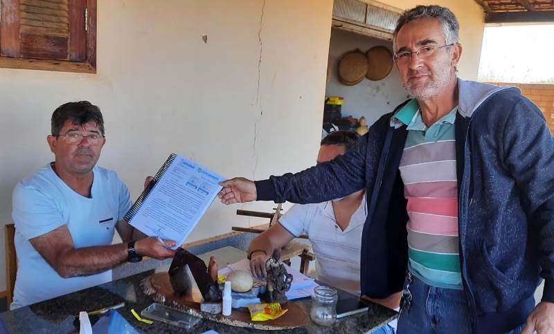 ENTREGA DO RELATÓRIO DOS PLANOS MUNICIPAIS DE SANEAMENTO BÁSICO E DE GERENCIAMENTO INTEGRADO DE RESÍDUOS SÓLIDOS