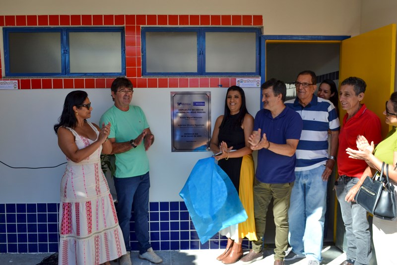PREFEITURA DE MACAÚBAS INAUGURA DUAS NOVAS SALAS E BANHEIROS NA CRECHE MUNICIPAL LEOBINA