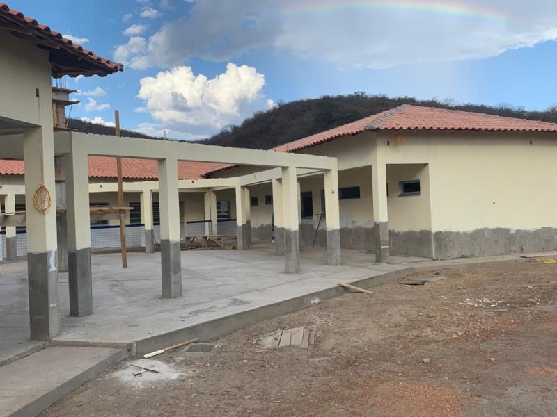 CONSTRUÇÃO DO COLÉGIO DE CANATIBA ESTA NA RETA FINAL