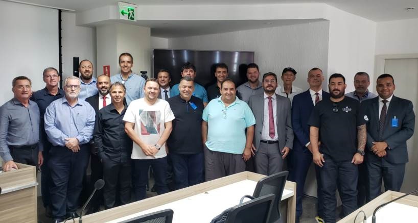 ENCONTRO NO SINDROCHAS EM VITÓRIA-ES, EM BUSCA DA INSTALAÇÃO DO POLO DE BENEFICIAMENTO DE ROCHAS NA BACIA DO PARAMIRIM