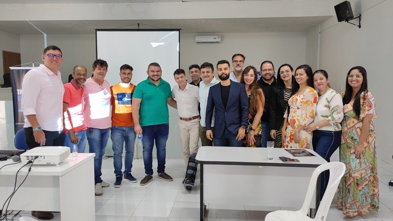 EQUIPE DA GESTÃO MUNICIPAL PARTICIPA DE CAPACITAÇÃO REFERENTE À NOVA LEI DE LICITAÇÕES E CONTRATOS (LEI 14133/21)